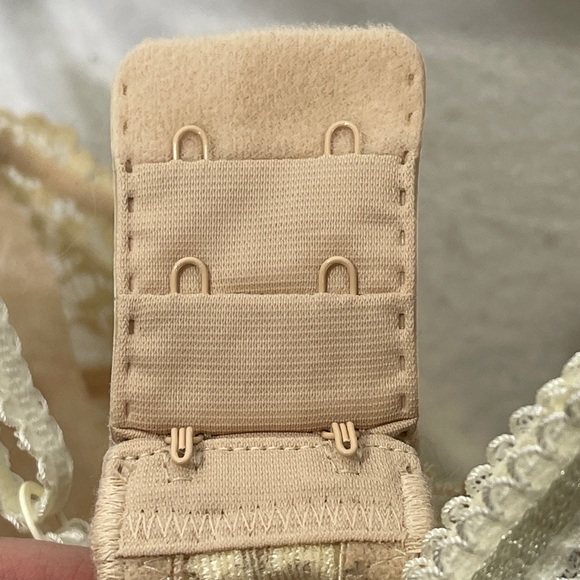 Wacoal Embrace Lace Underwire Bra in Sand Ivory Women’s Size 34C Style 65191 - Picture 5 of 9